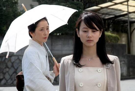 白夜行中唐泽雪穗为什么要杀死养母 作品人物网